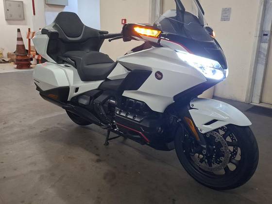 HONDA GL 1800 GOLD WING TOUR 